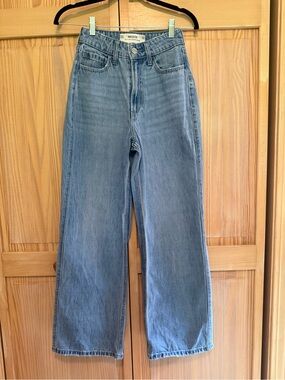 Hollister Women's High-Rise Baggy Jeans — Light Blue Wash